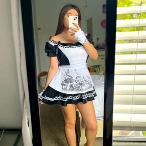 Sexy dark Alice in wonderland black and white apron dress Halloween costume